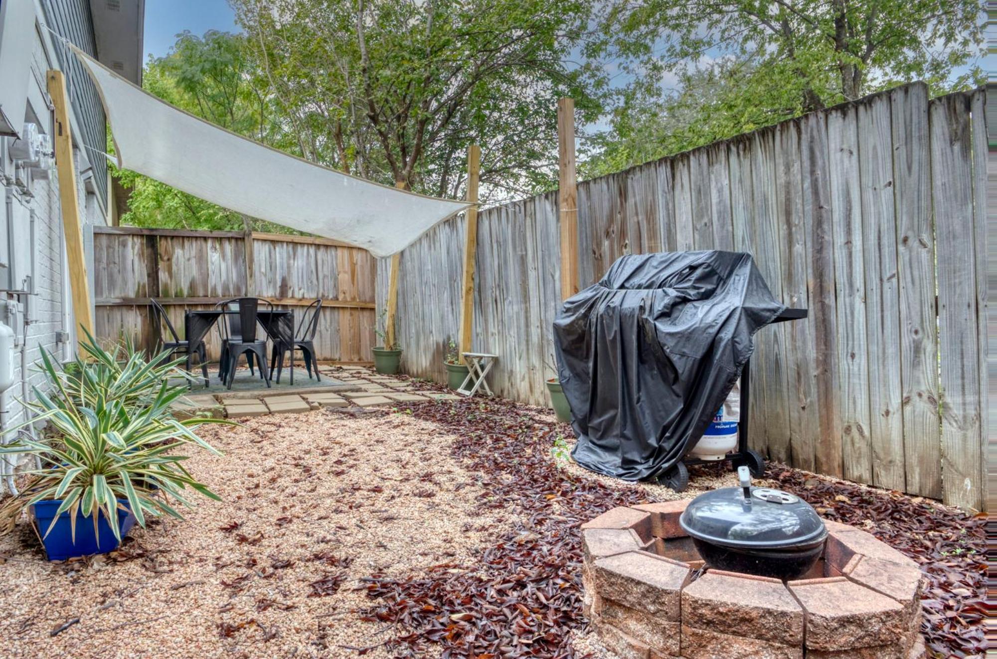 Charming South Lamar Hideaway - Near Zilker & Soco Apartment Austin