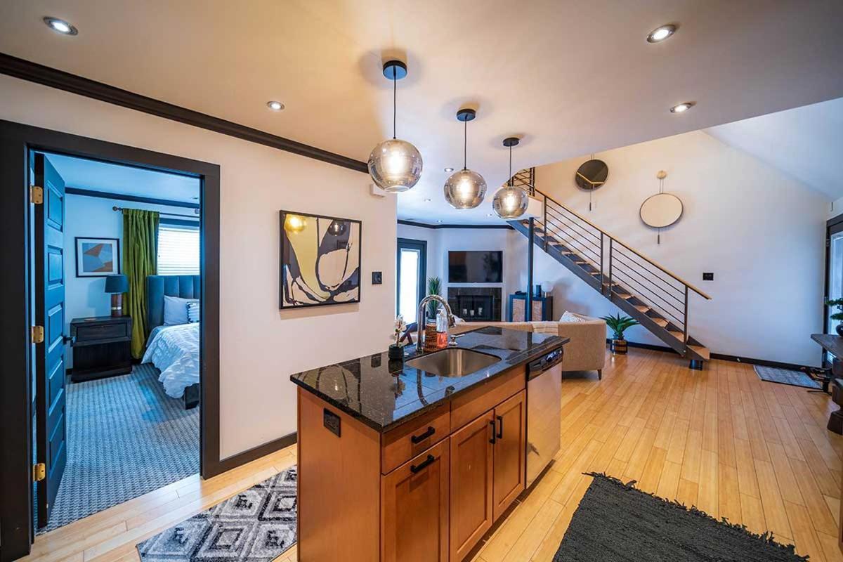 Onyx Apartment