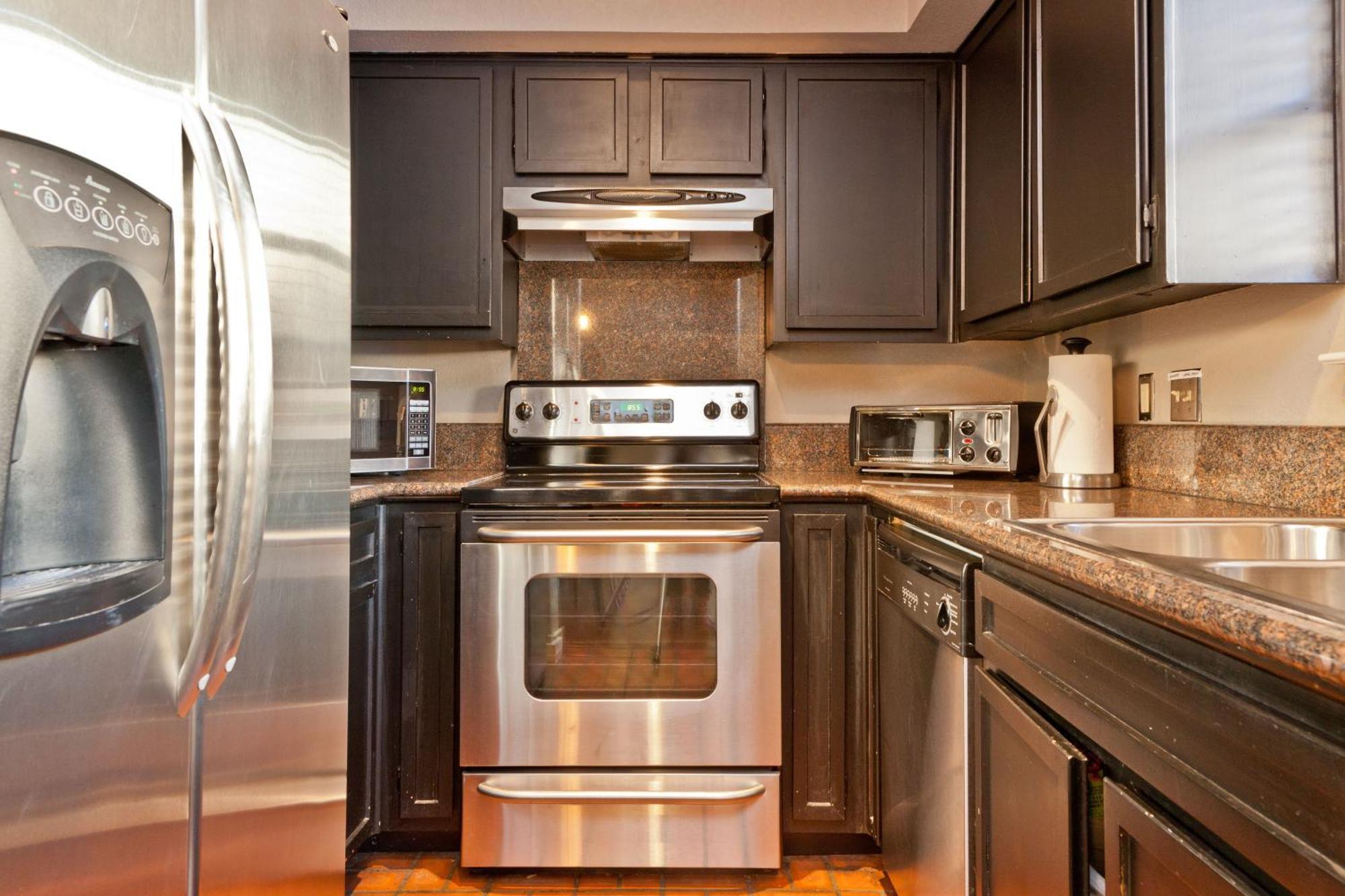 Onyx Apartment *