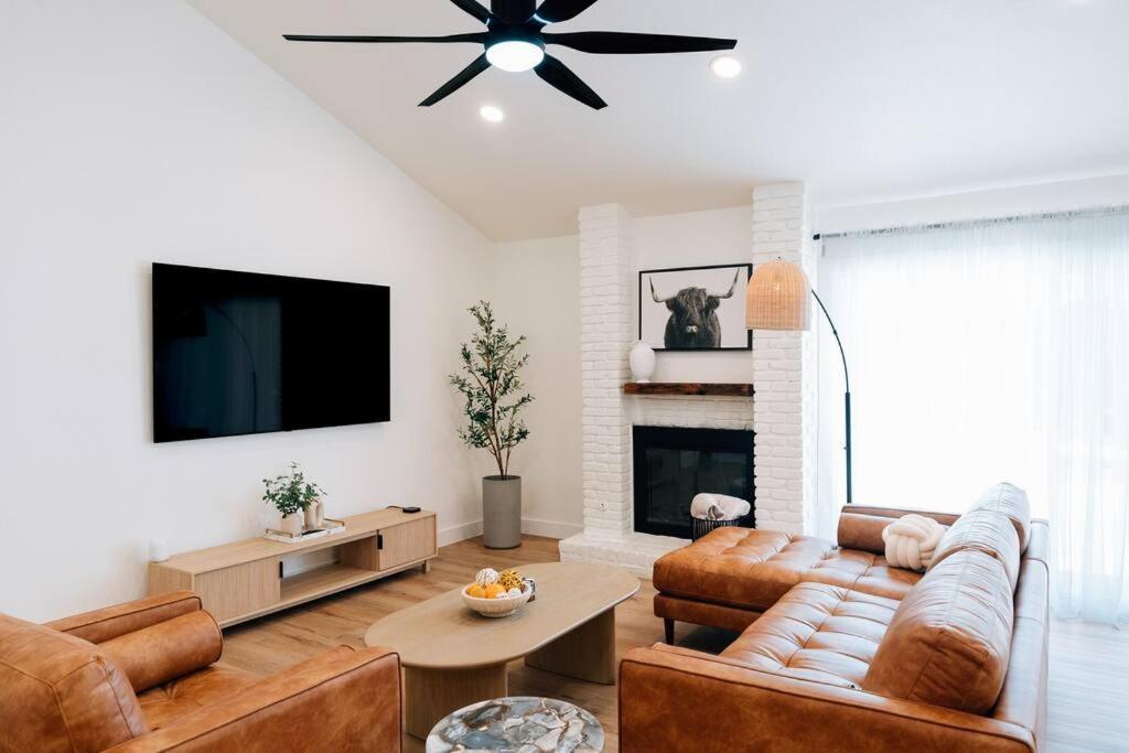 Q2 Stadium Domain Downtown Pool Game Loft * Austin
