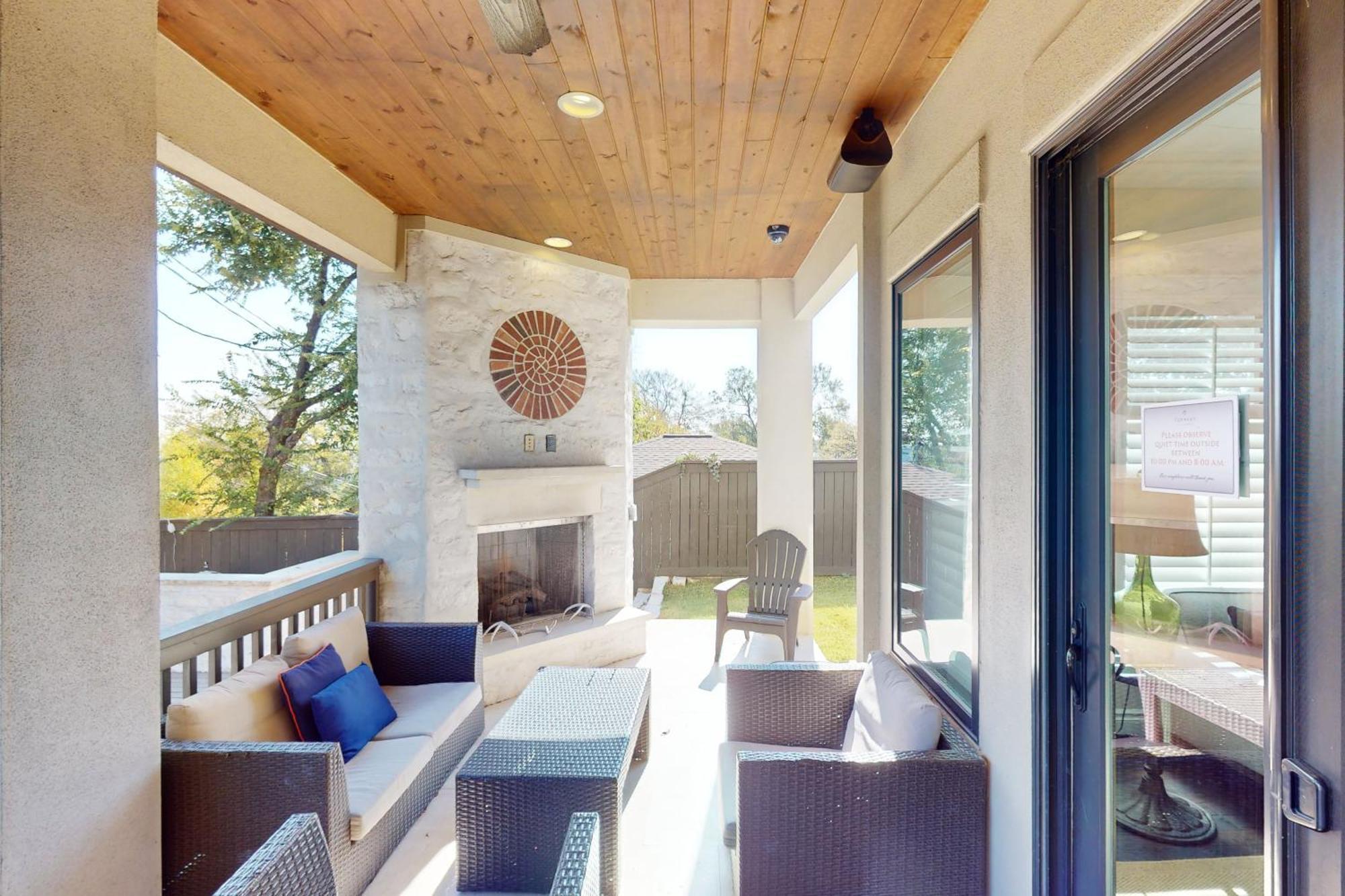 Holiday home Skyline View & Pool Paradise