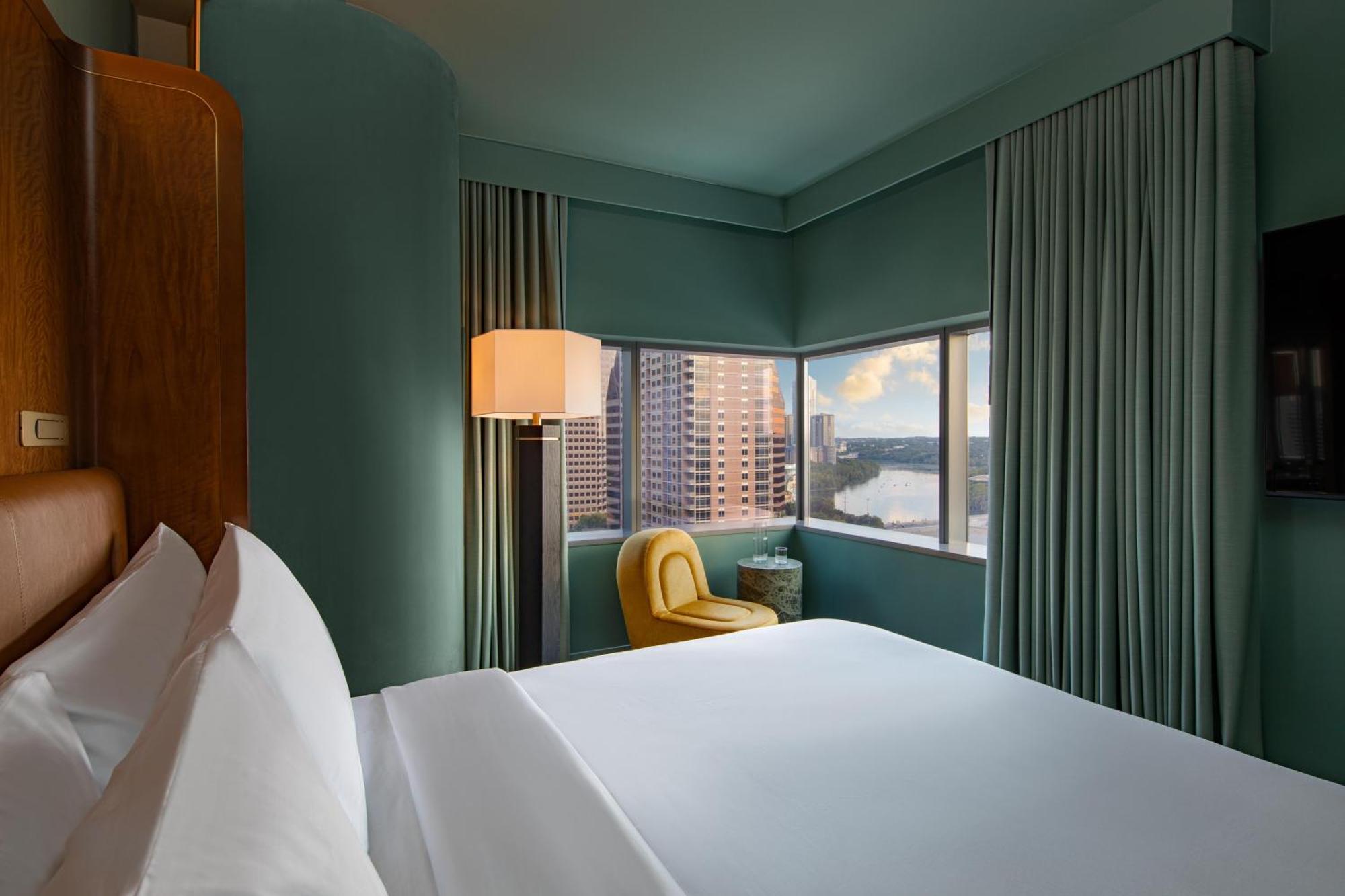 W Hotel 4*