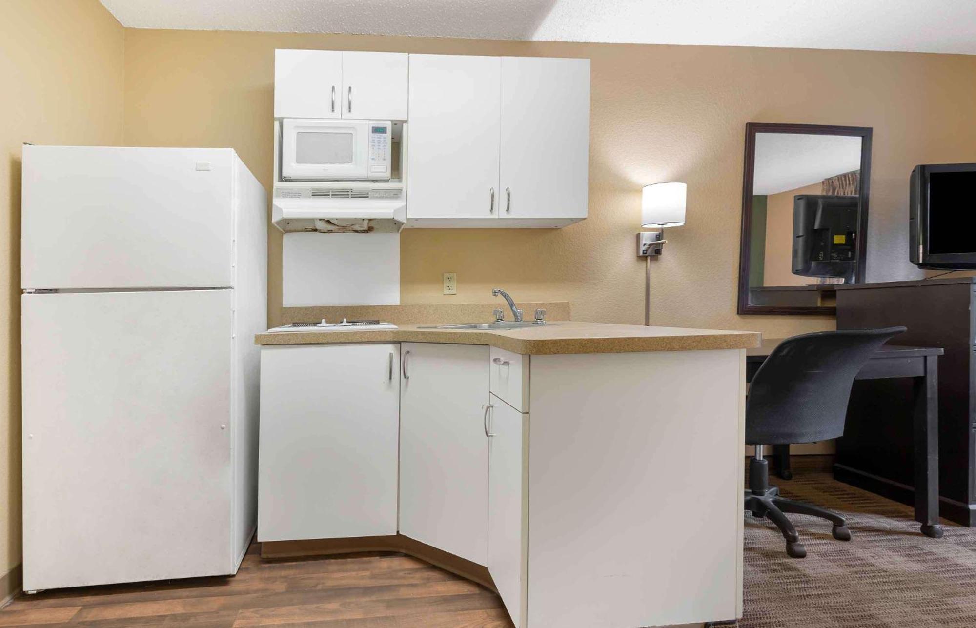 Extended America Select - - Northwest - Lakeline Mall Hotel Austin