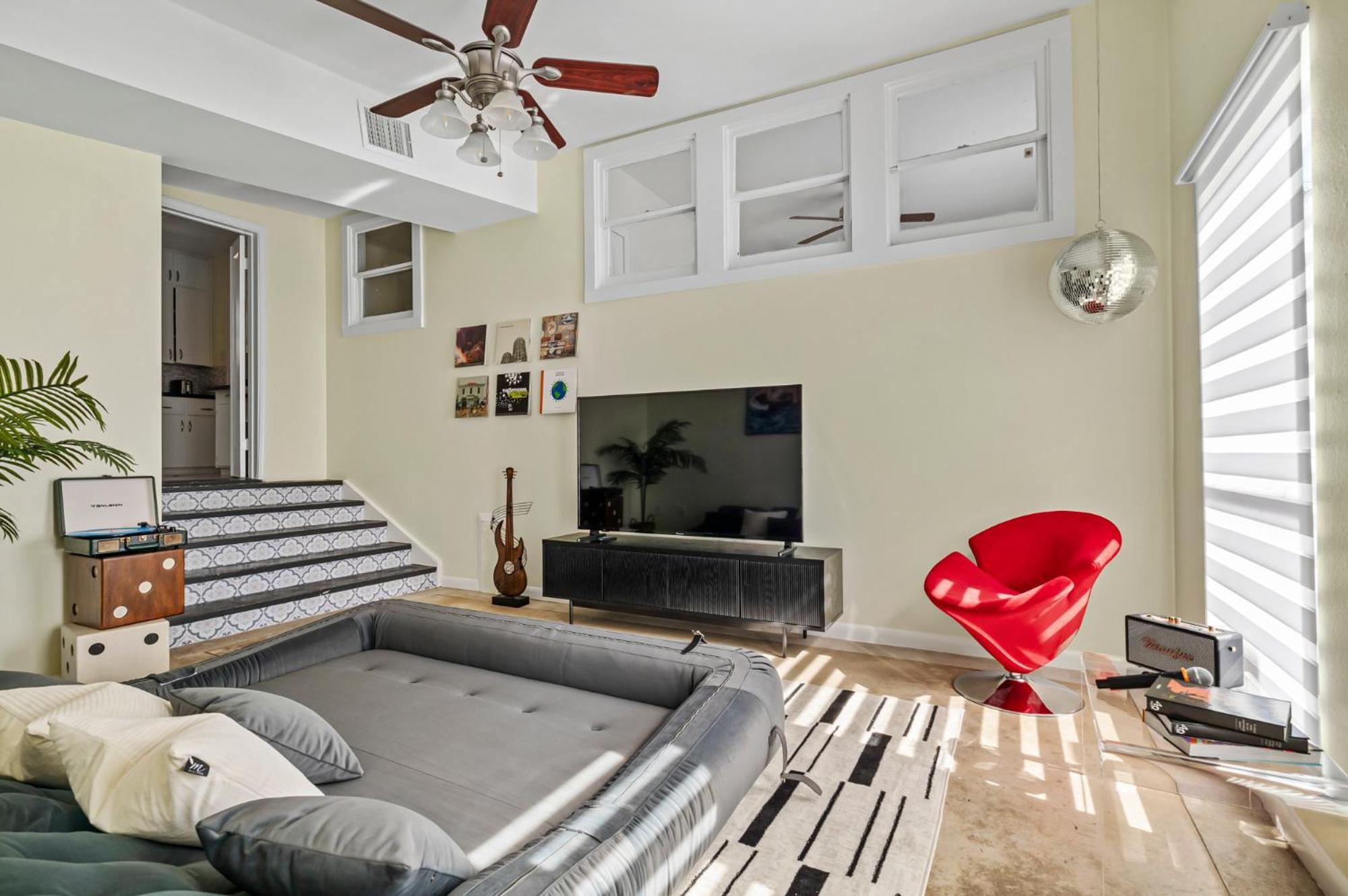 Retro Vibes & Zilker Views - Music House By Zilker * Austin