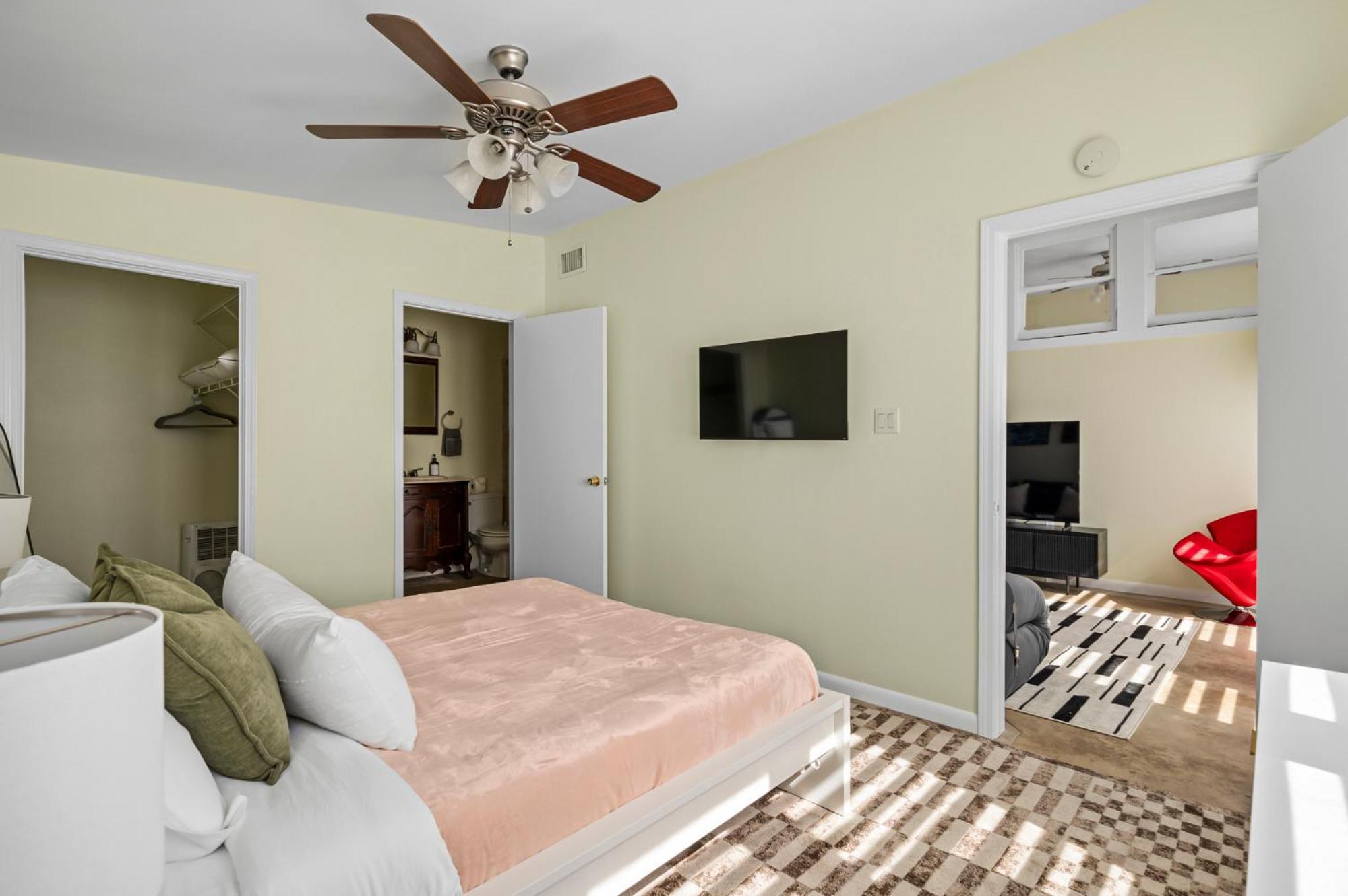 Retro Vibes & Zilker Views - Music House By Zilker *
