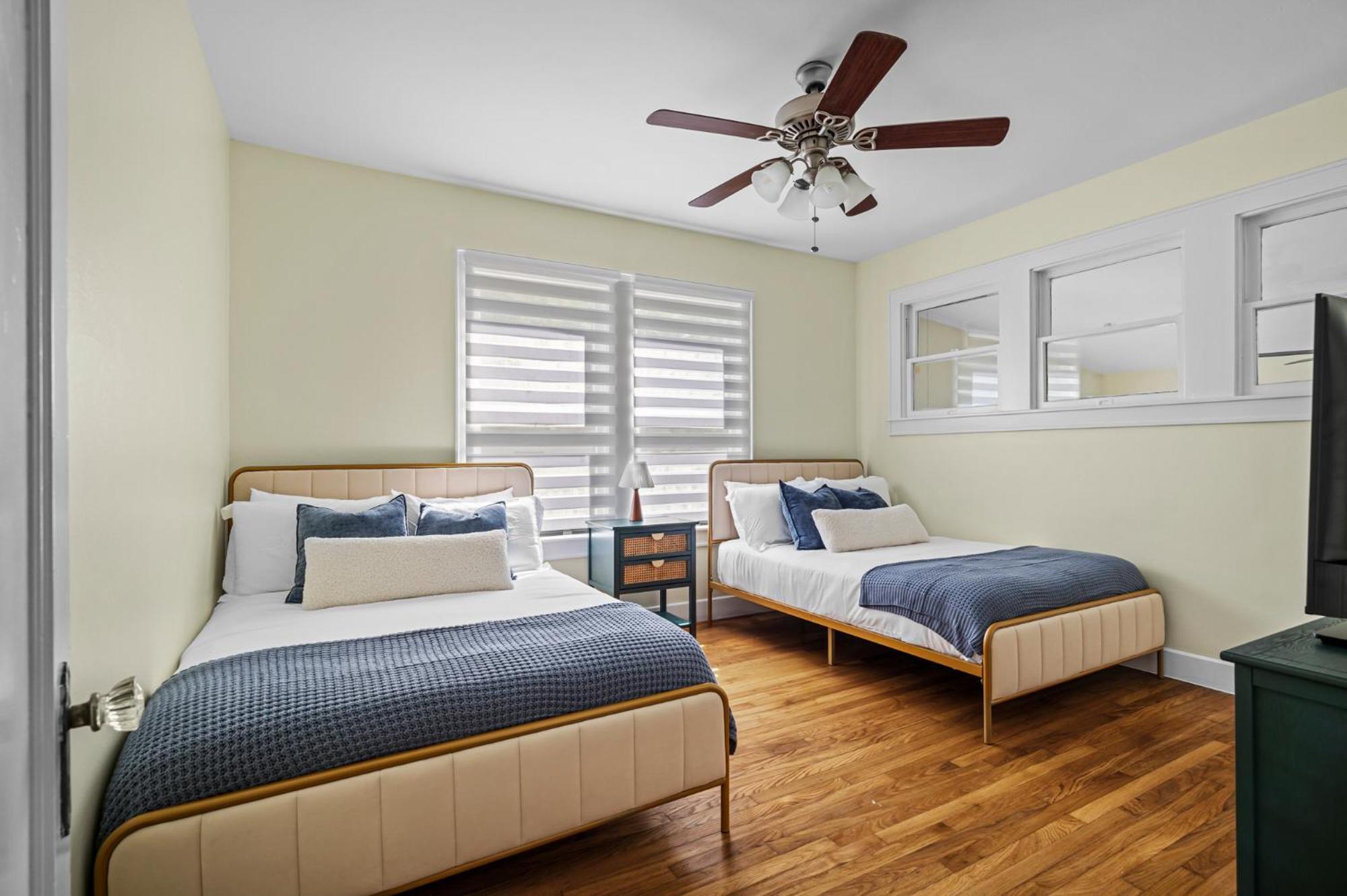 Retro Vibes & Zilker Views - Music House By Zilker * Austin