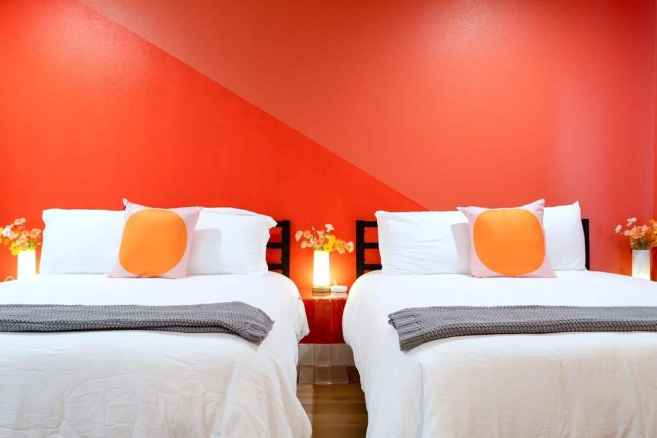 Check-mate Sleeps 18 & Only 7min To Downtown Atx Holiday home Austin