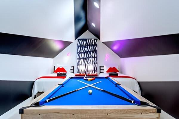 Check-mate Sleeps 18 & Only 7min To Downtown Atx