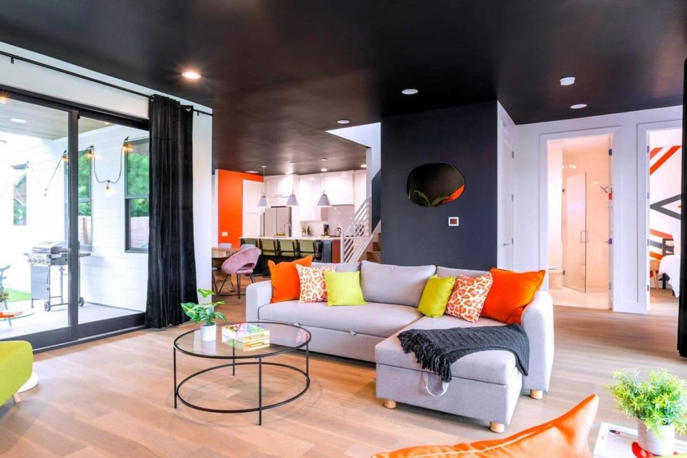 Holiday home Check-mate Sleeps 18 & Only 7min To Downtown Atx Austin