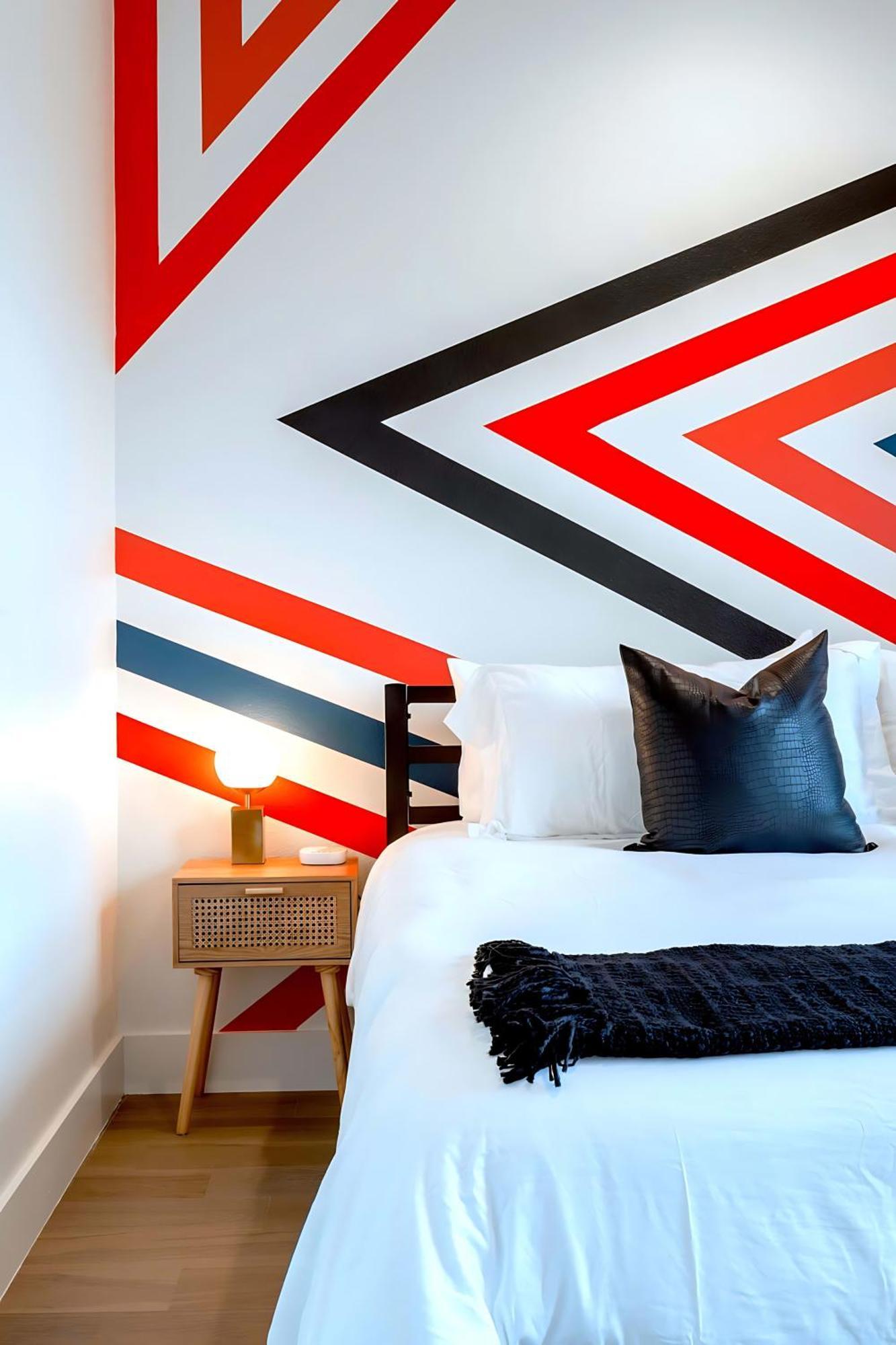 Check-mate Sleeps 18 & Only 7min To Downtown Atx Austin