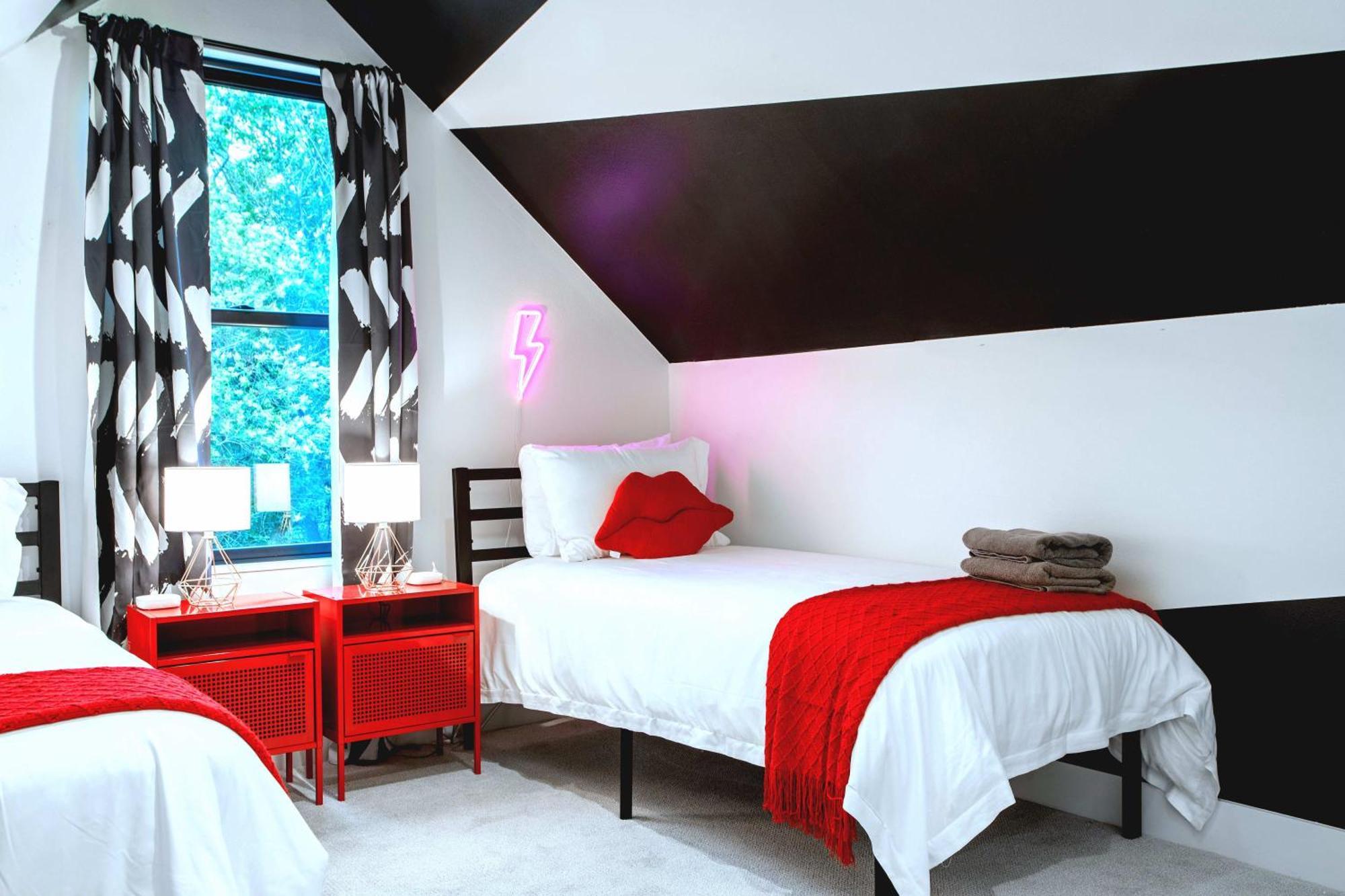 Holiday home Check-mate Sleeps 18 & Only 7min To Downtown Atx