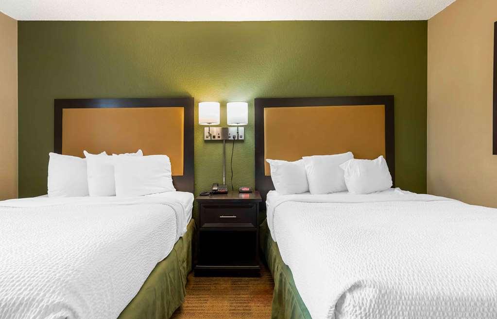 Extended America Select - - Northwest - Lakeline Mall Hotel