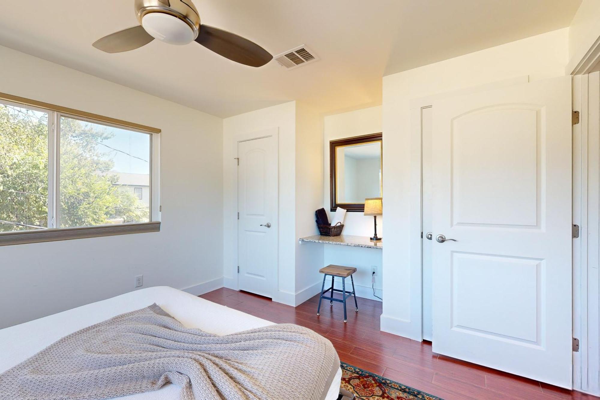 Willow House Unit B Apartment *