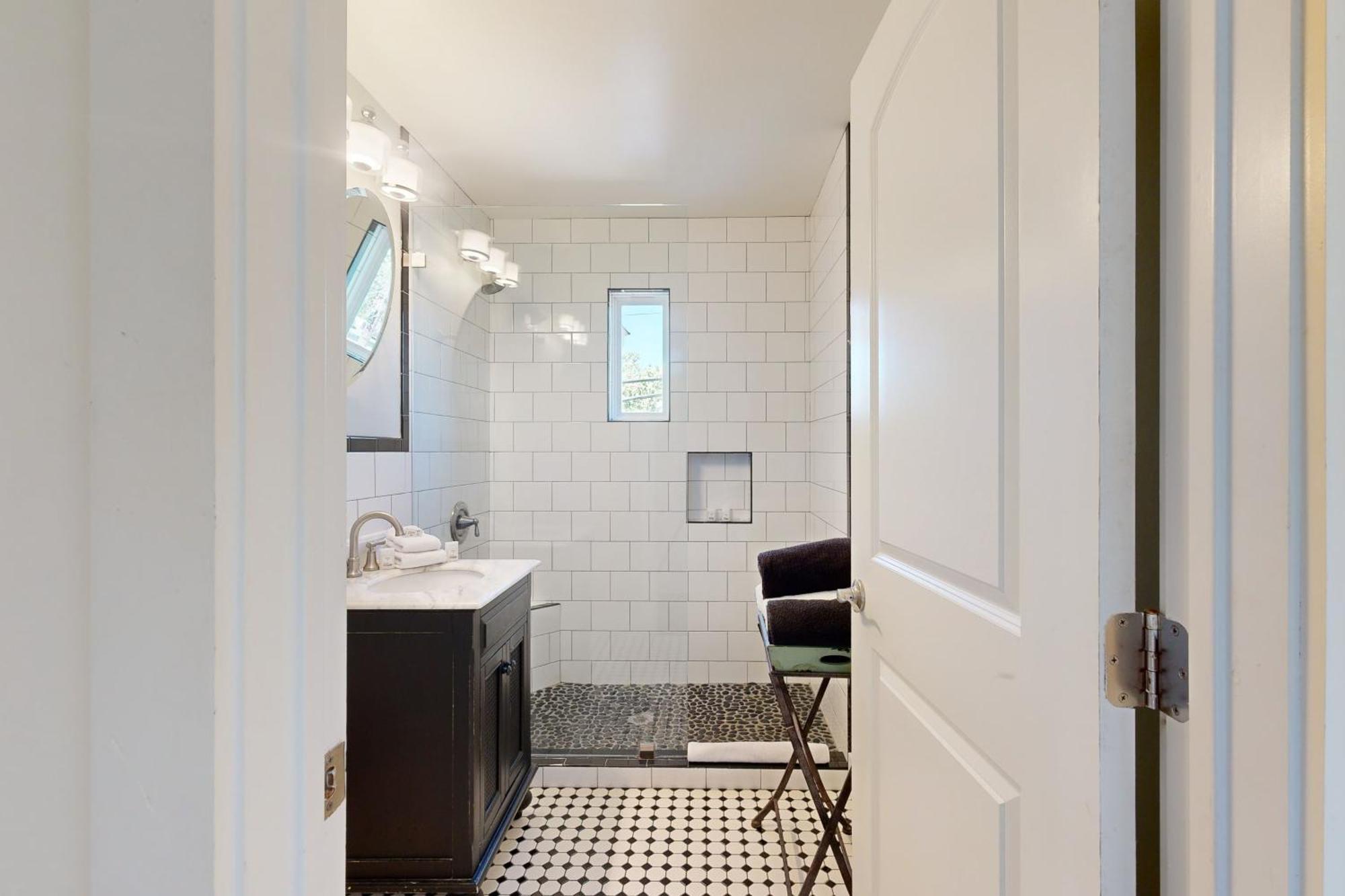 Willow House Unit B Apartment Austin