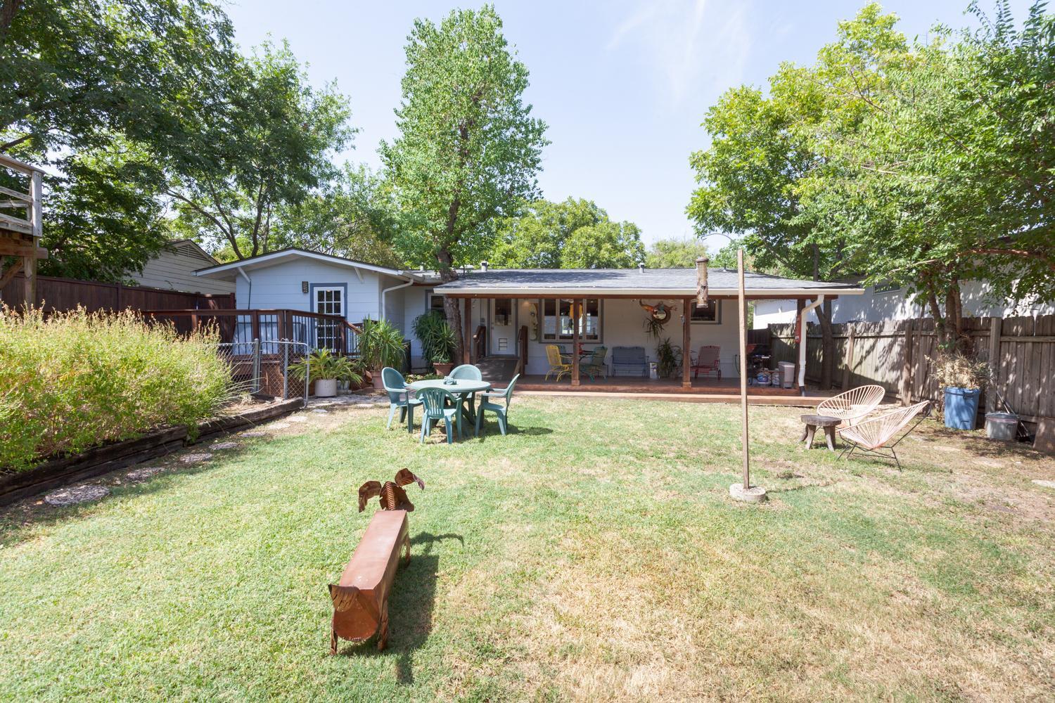 South Central, Barton Springs, Broken Spoke & Much More, Dogs Ok, 4 Bedroom-3bath