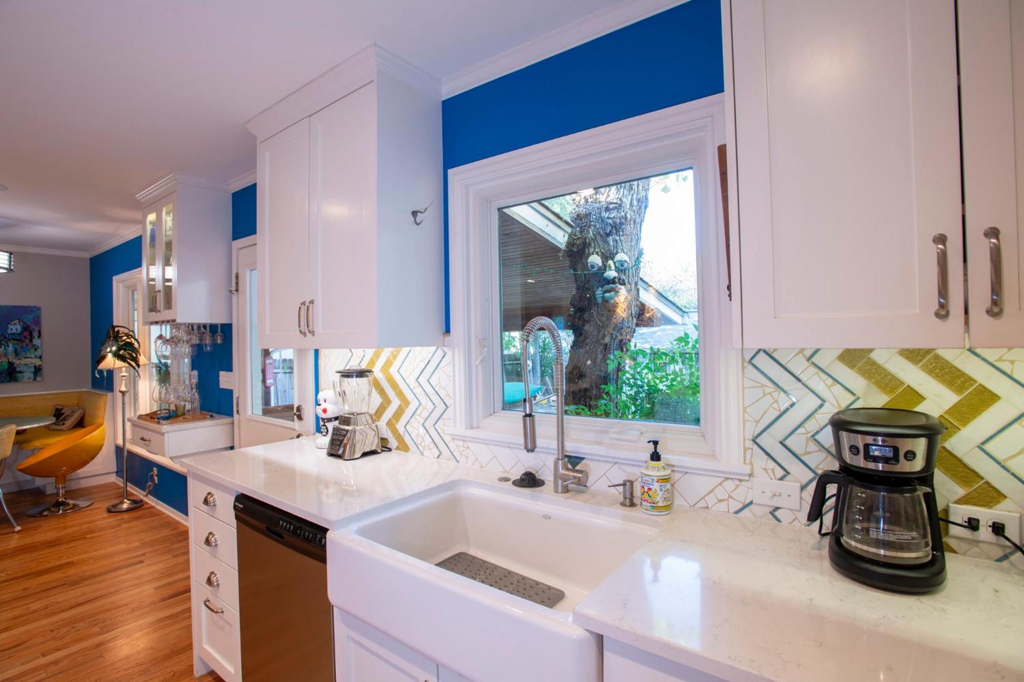 South Central, Barton Springs, Broken Spoke & Much More, Dogs Ok, 4 Bedroom-3bath Austin
