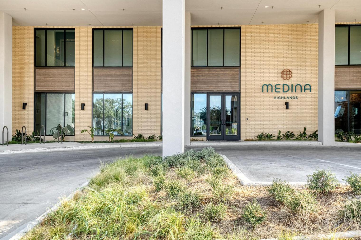 Blueground Highland 1bd Atx-277