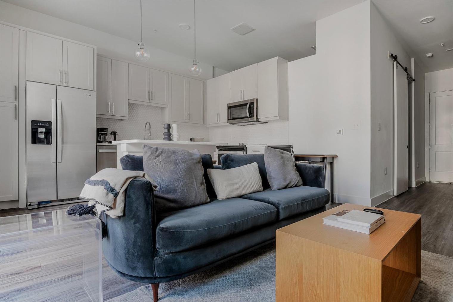 Blueground Highland 1bd Atx-277 Apartment *