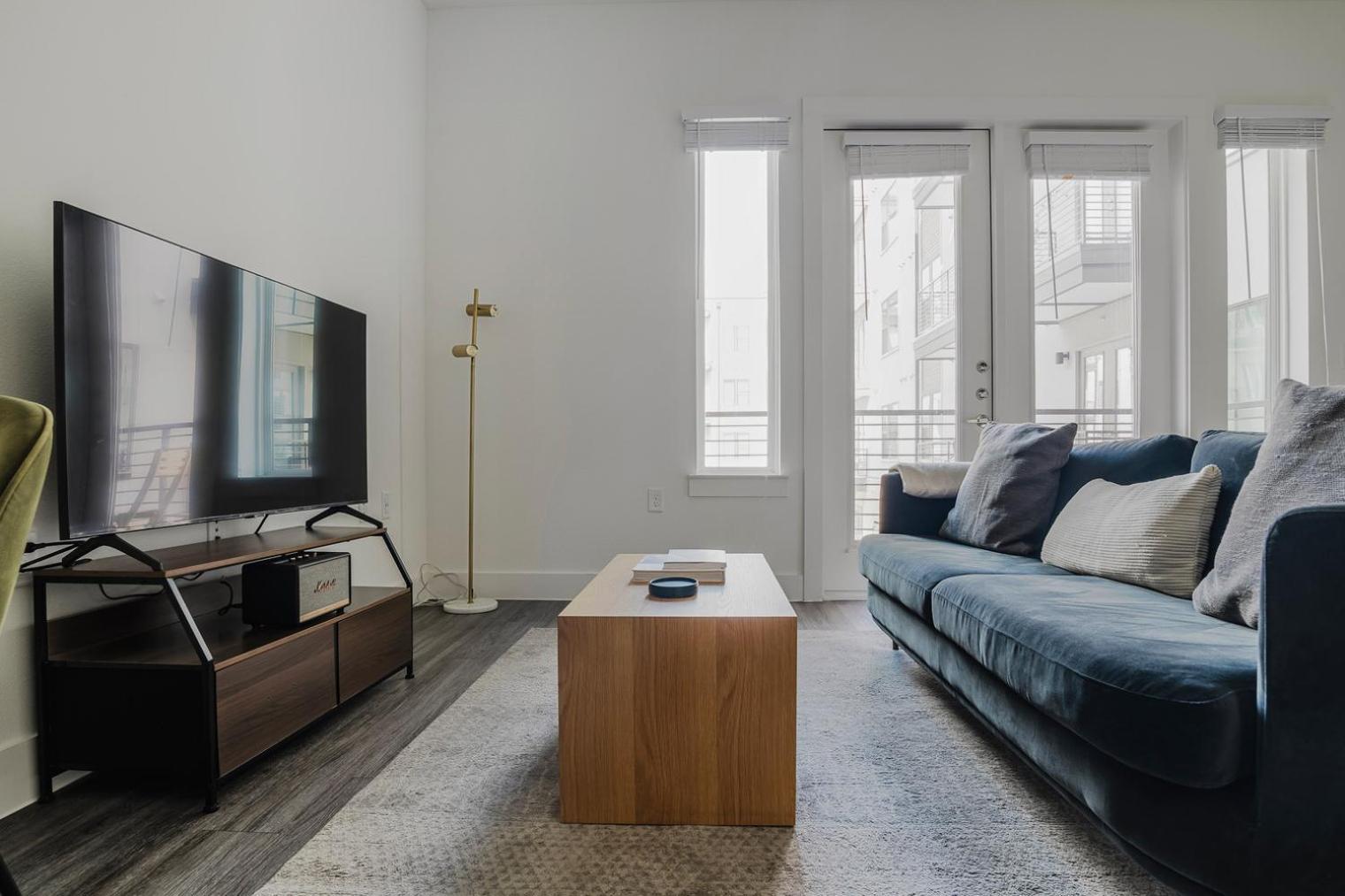 Blueground Highland 1bd Atx-277 Apartment