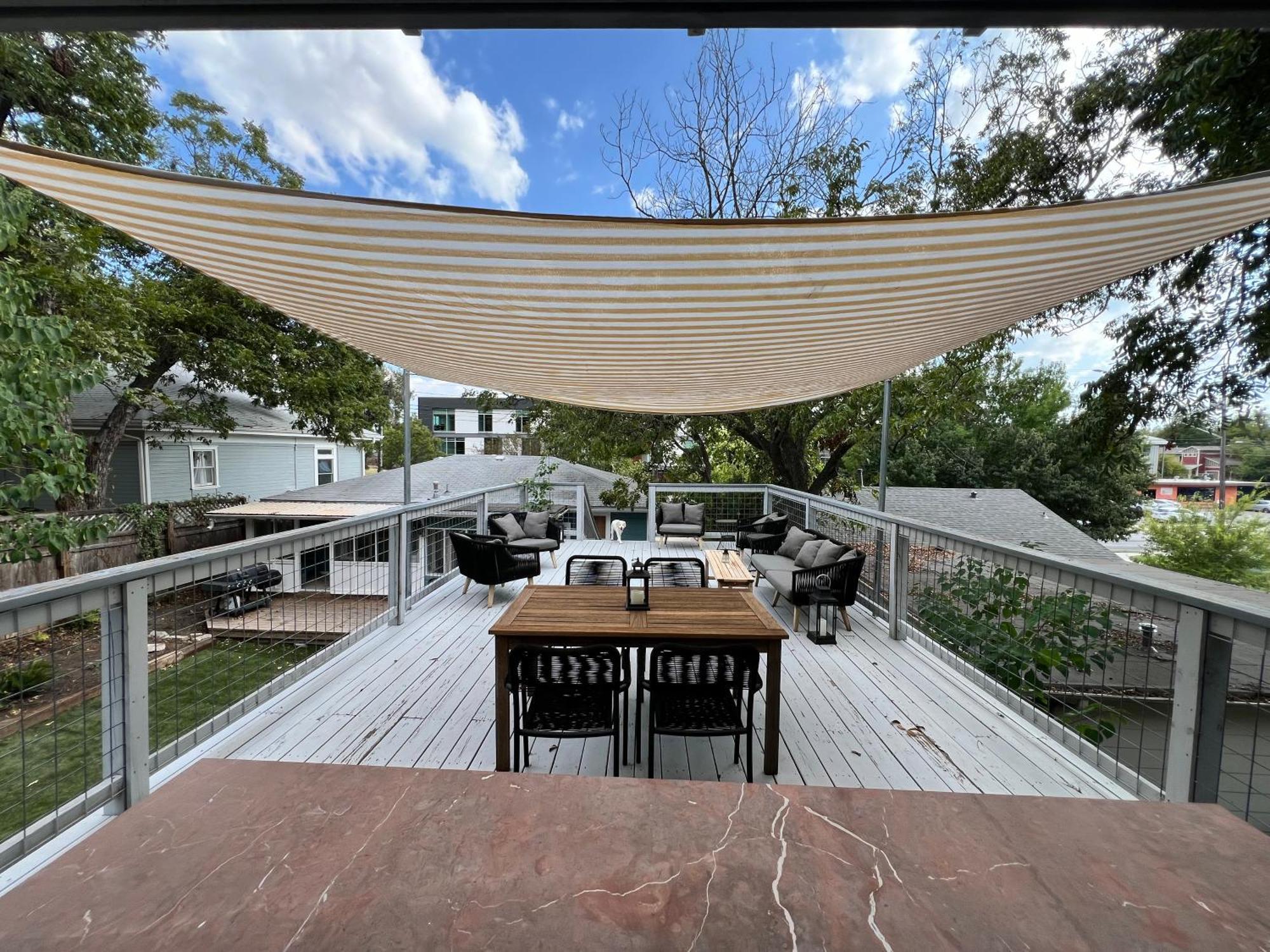 Authentic Pad With Roof-top Deck Bar Holiday home