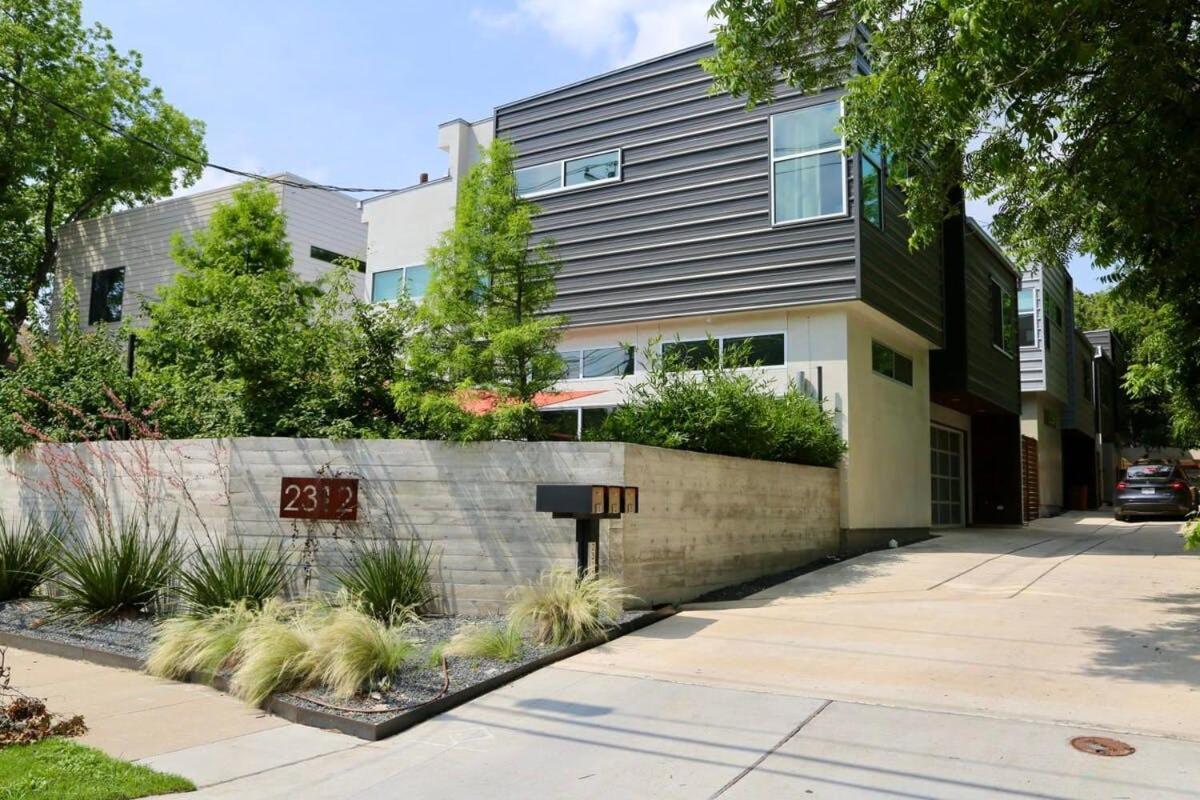 Stunning Modern W Pool & Hot Tub In Dt Austin
