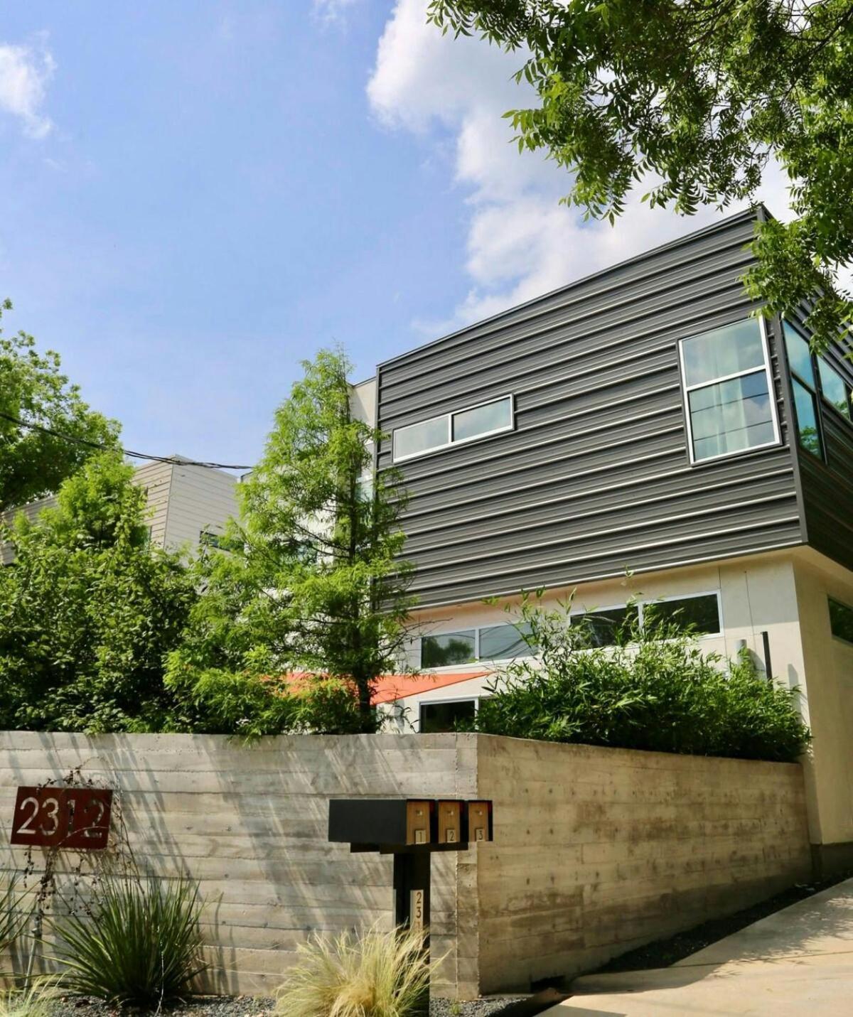 Holiday home Stunning Modern W Pool & Hot Tub In Dt *
