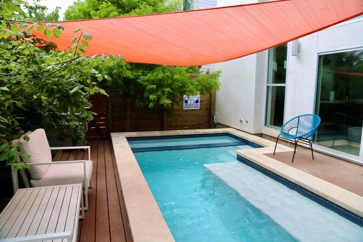 Holiday home Stunning Modern W Pool & Hot Tub In Dt Austin