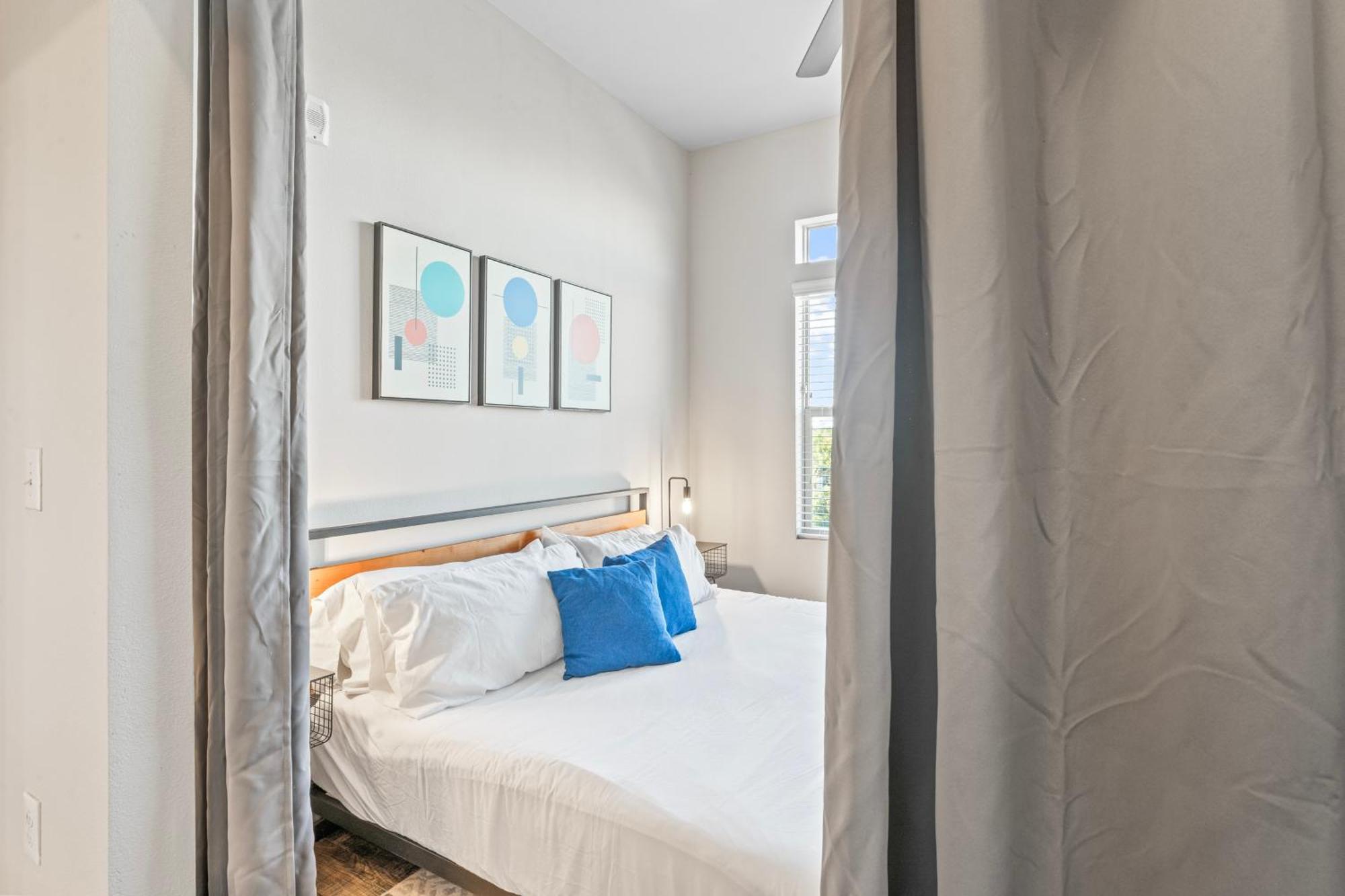 Apartment Spacious 2br King Bed Close To Downtown And Airport *