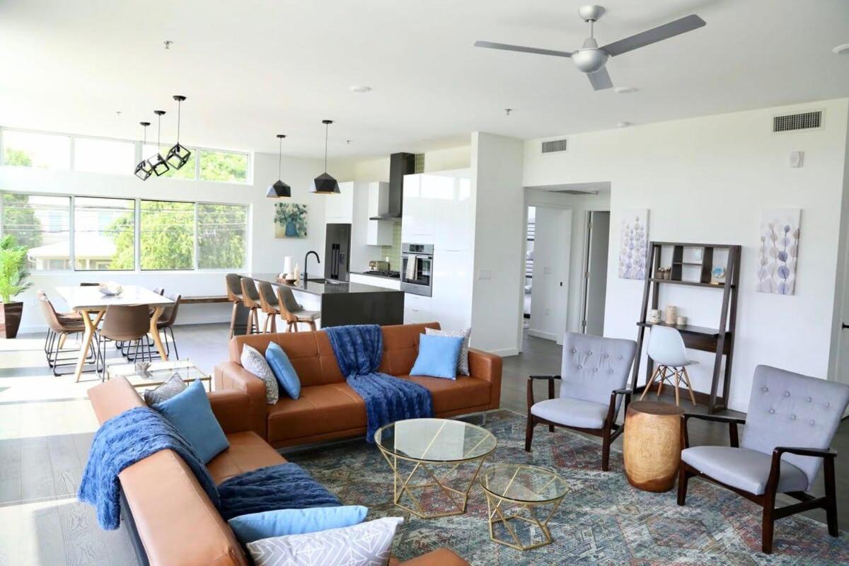 Game Day Penthouse Steps From Ut Sports * Austin