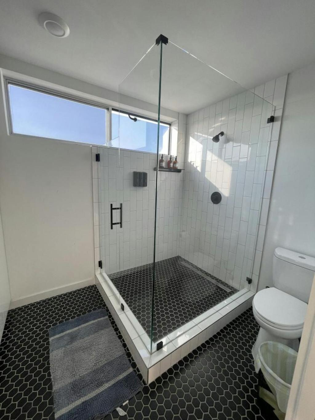 Game Day Penthouse Steps From Ut Sports