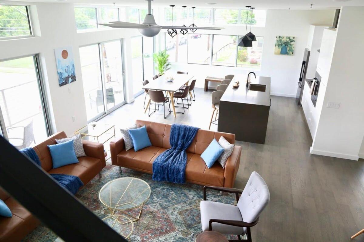 Apartment Game Day Penthouse Steps From Ut Sports