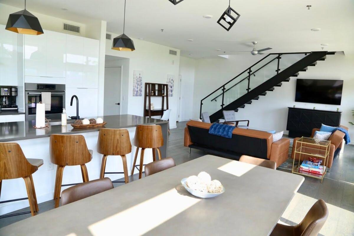 Game Day Penthouse Steps From Ut Sports *