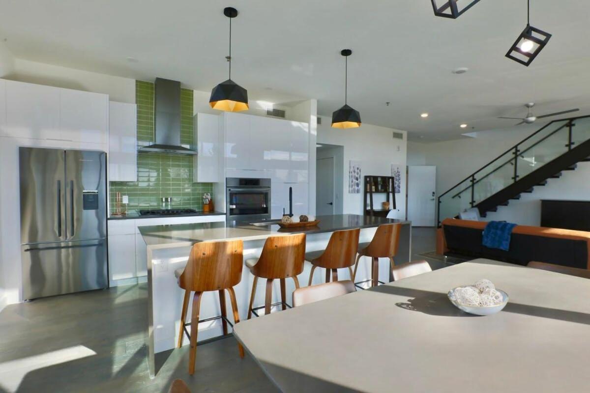 Game Day Penthouse Steps From Ut Sports Apartment Austin