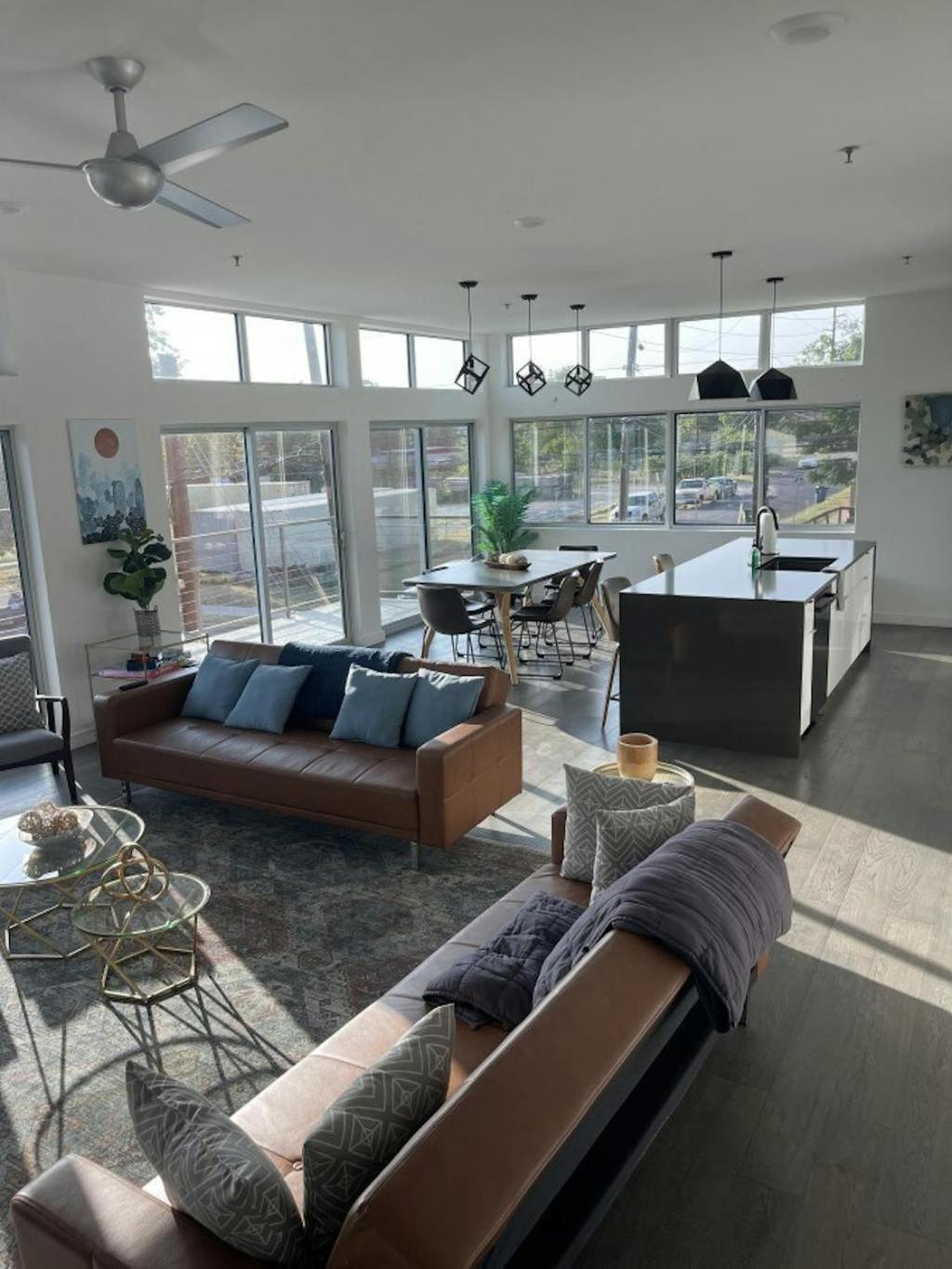 Game Day Penthouse Steps From Ut Sports Apartment Austin