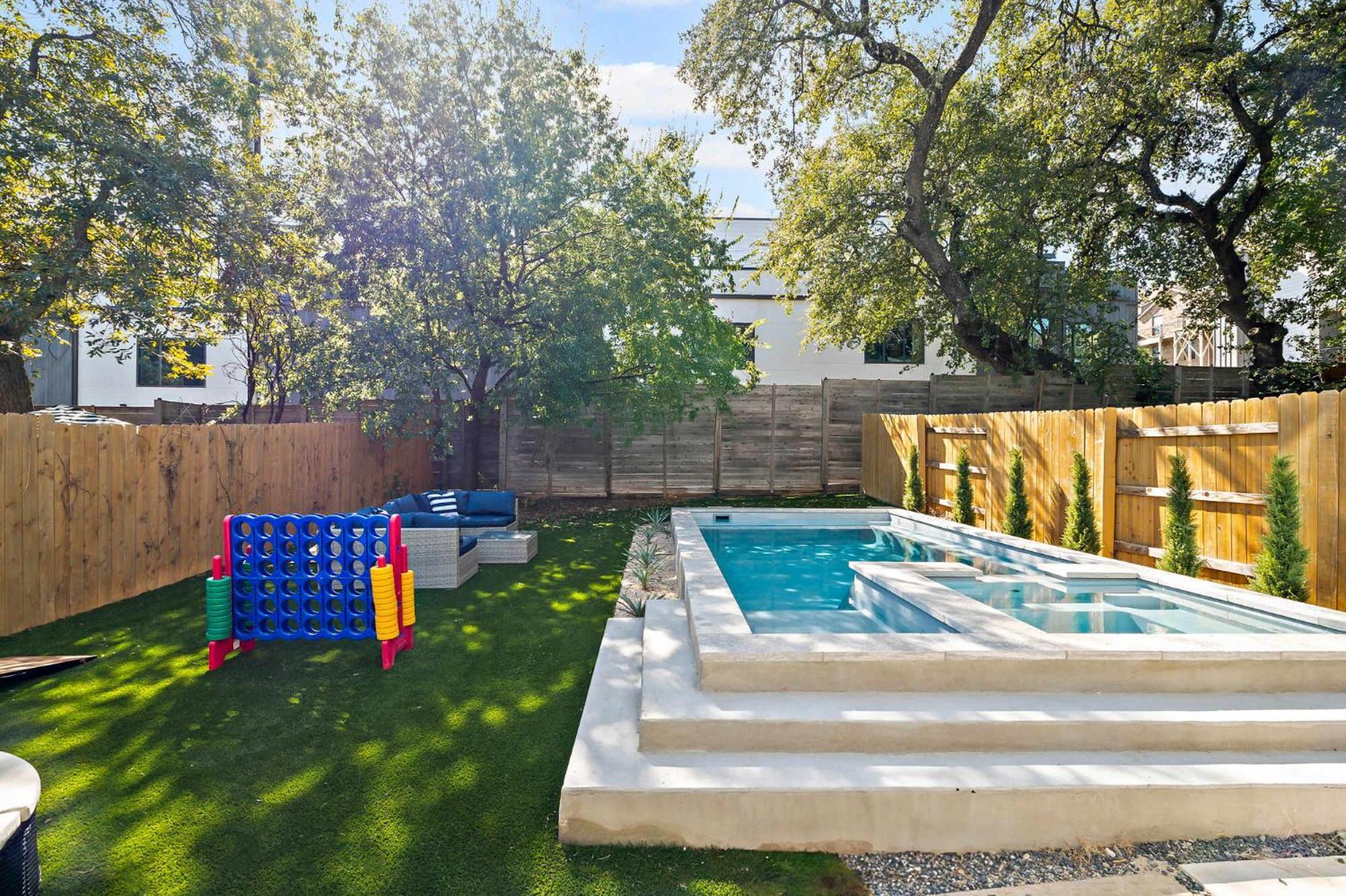 Soco - Backyard - Balconies - Dt Holiday home Austin