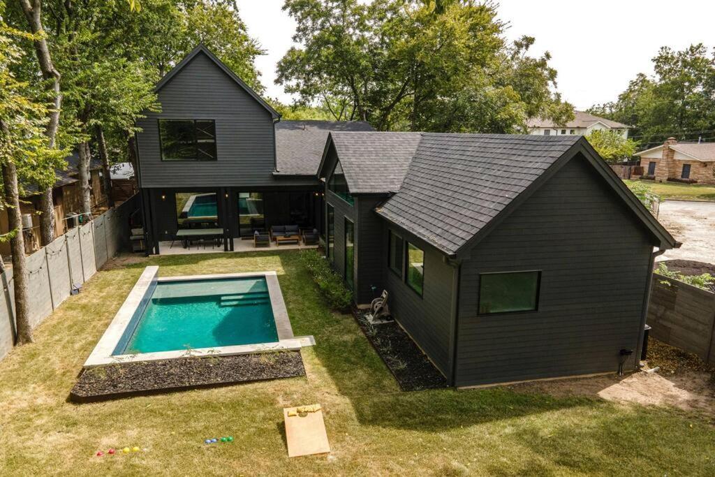 Holiday home New 4 Bdrm I Heated Pool Prime Location Mins To Dt Austin