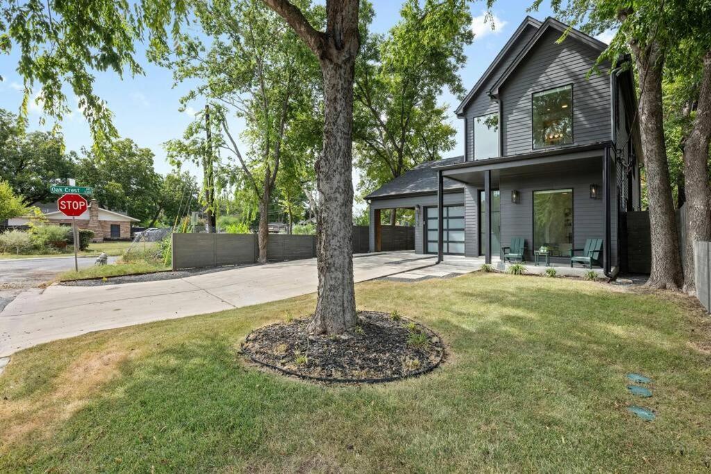Holiday home New 4 Bdrm I Heated Pool Prime Location Mins To Dt *