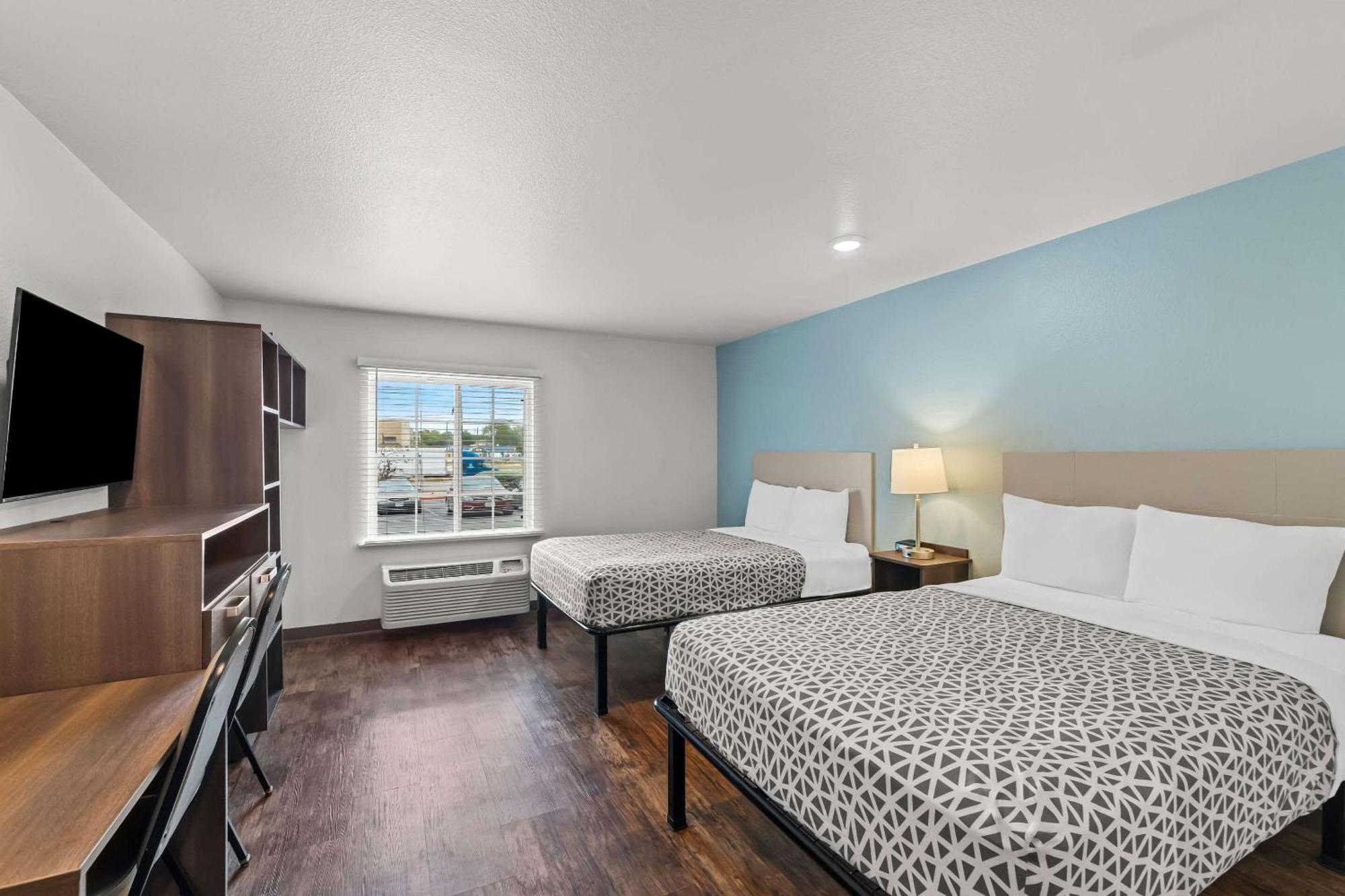 Hotel Woodspring North I-35