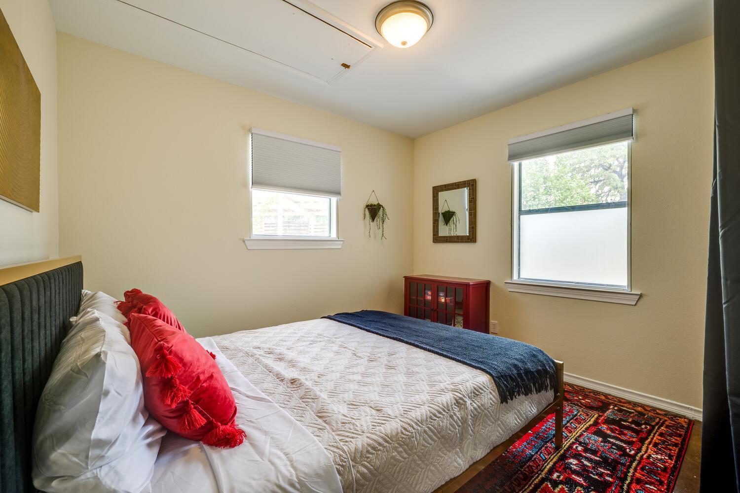Holiday home Two-home Heart Of Compound & Karaoke Lounge Austin