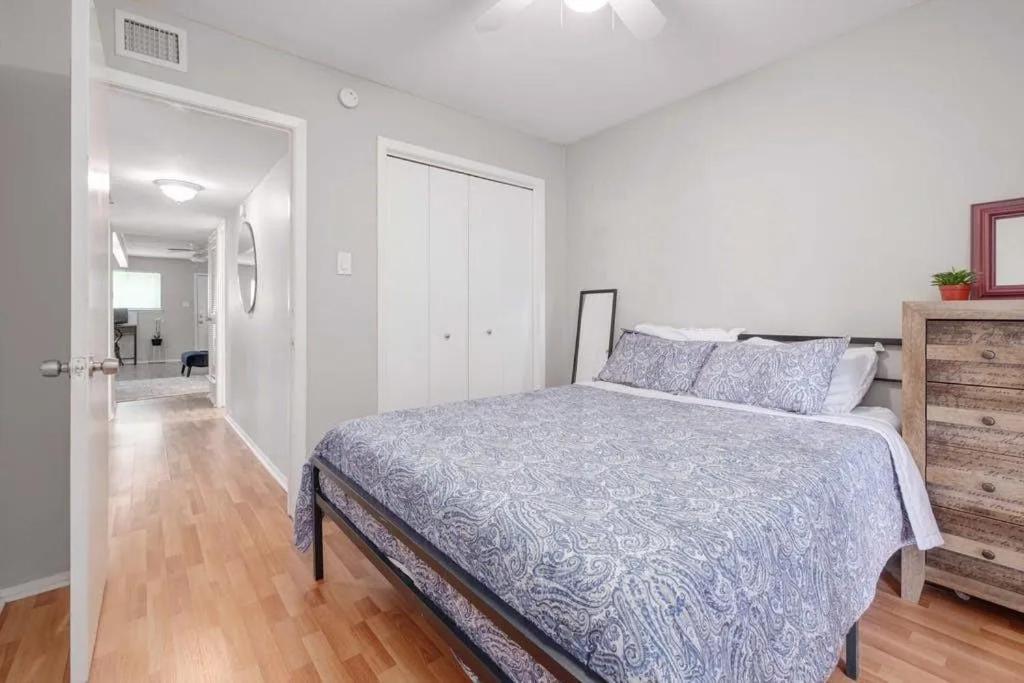 New King Bed House 15 Mins From Westlake Hospital Austin