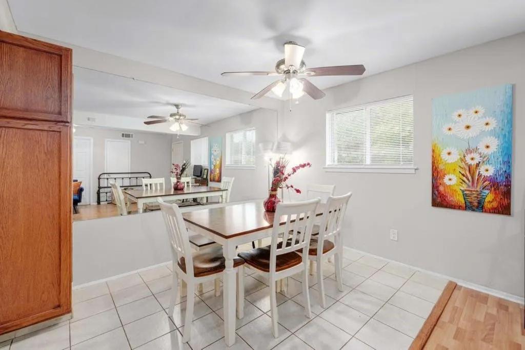 Holiday home New King Bed House 15 Mins From Westlake Hospital *
