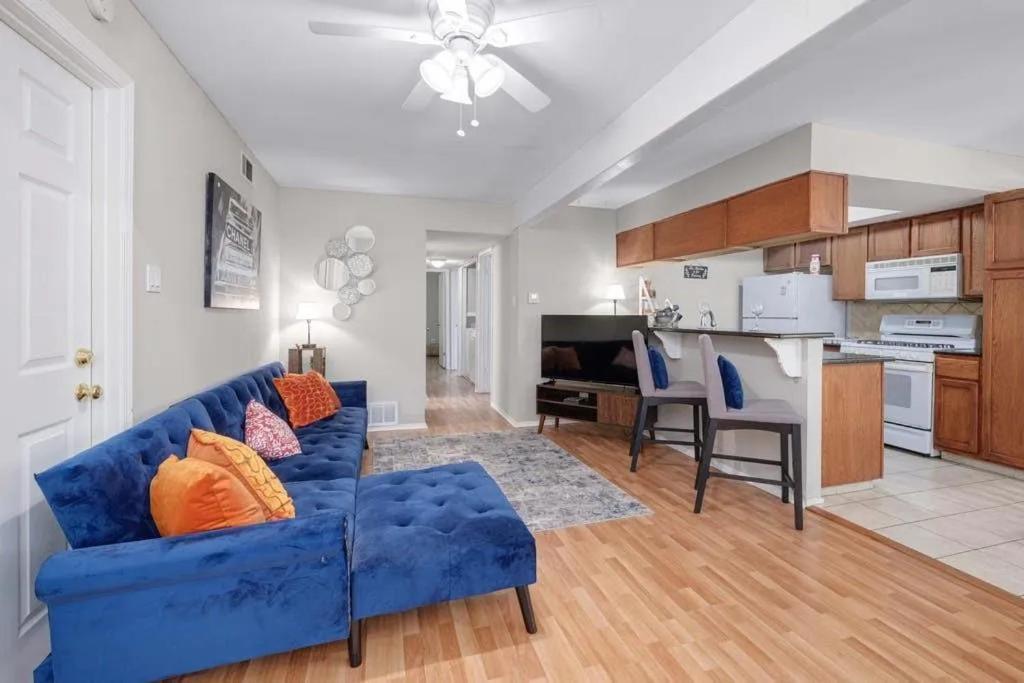 New King Bed House 15 Mins From Westlake Hospital Holiday home *