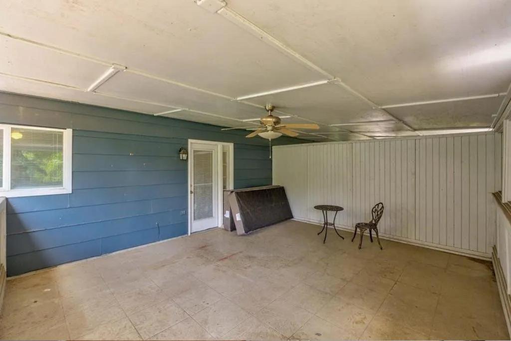 New King Bed House 15 Mins From Westlake Hospital Holiday home *