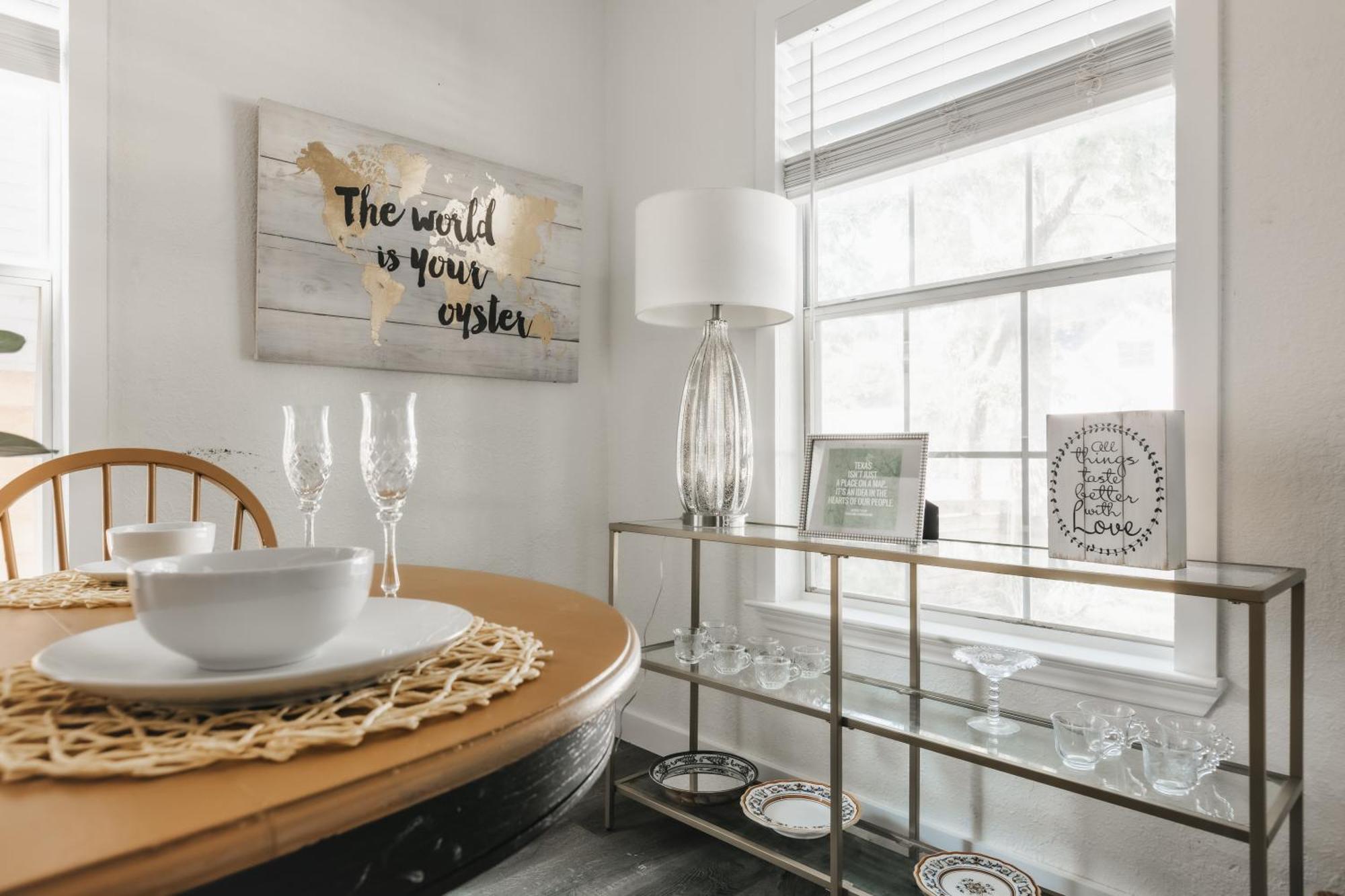 Modern Atx Escape - Walks To Lake, Spacious, King Bed *