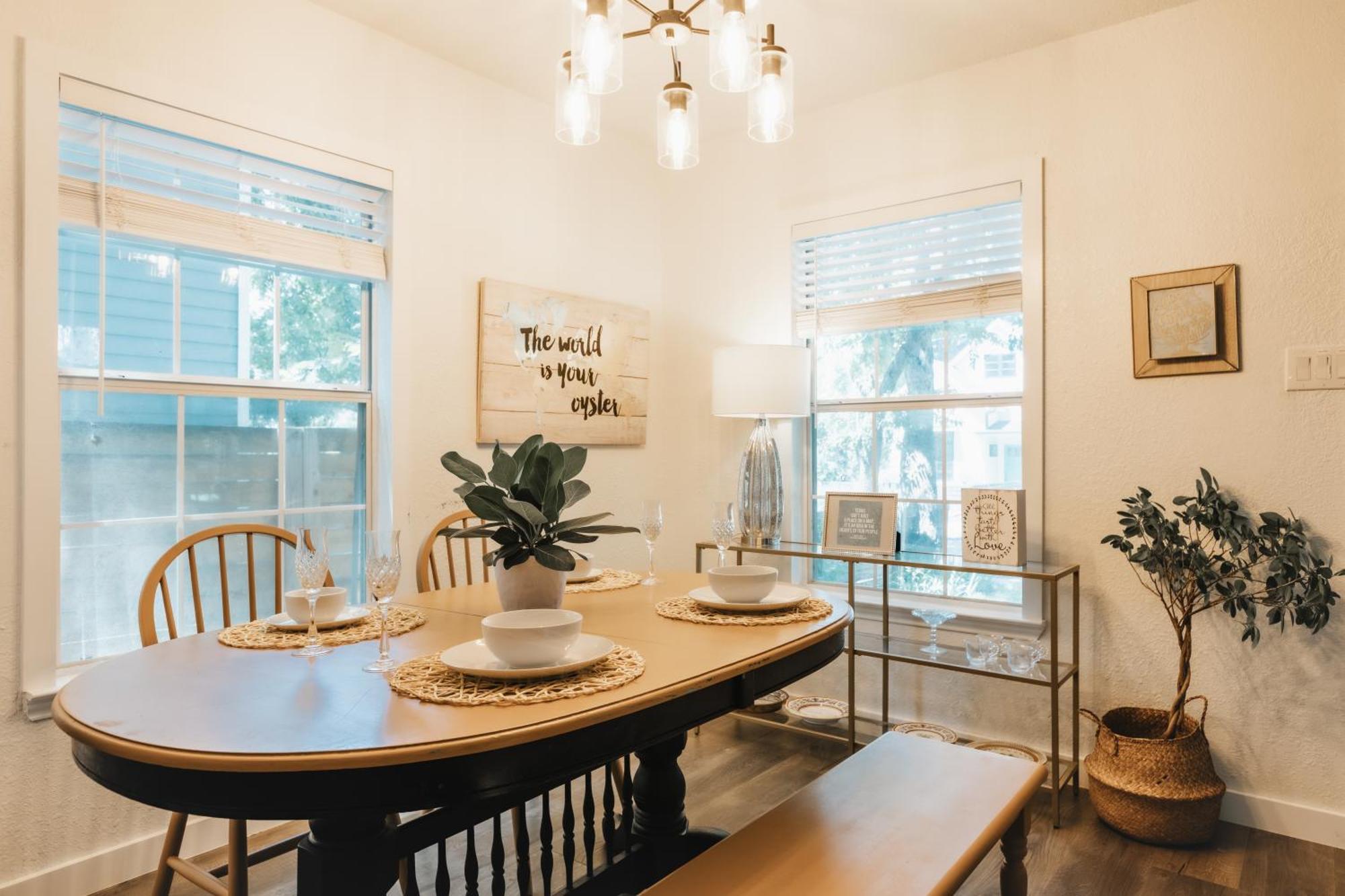 Modern Atx Escape - Walks To Lake, Spacious, King Bed * Austin