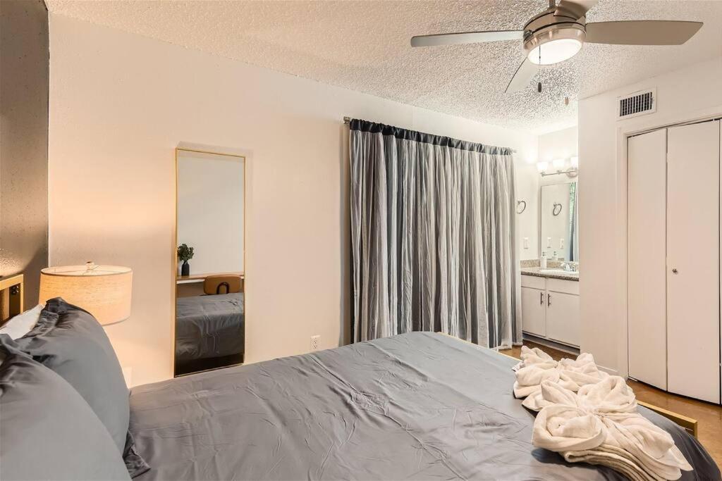 Apartment Walkable Dtwn 2b Getaway - Sleeps 5 - Pool, Prkg Austin