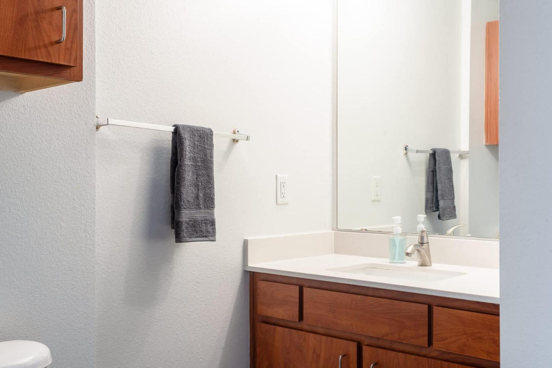 Upstay 4br W Gym Access Pool & Game * Austin