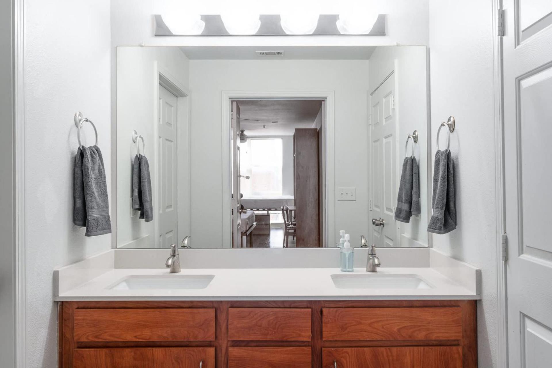 Upstay 4br W Gym Access Pool & Game Austin
