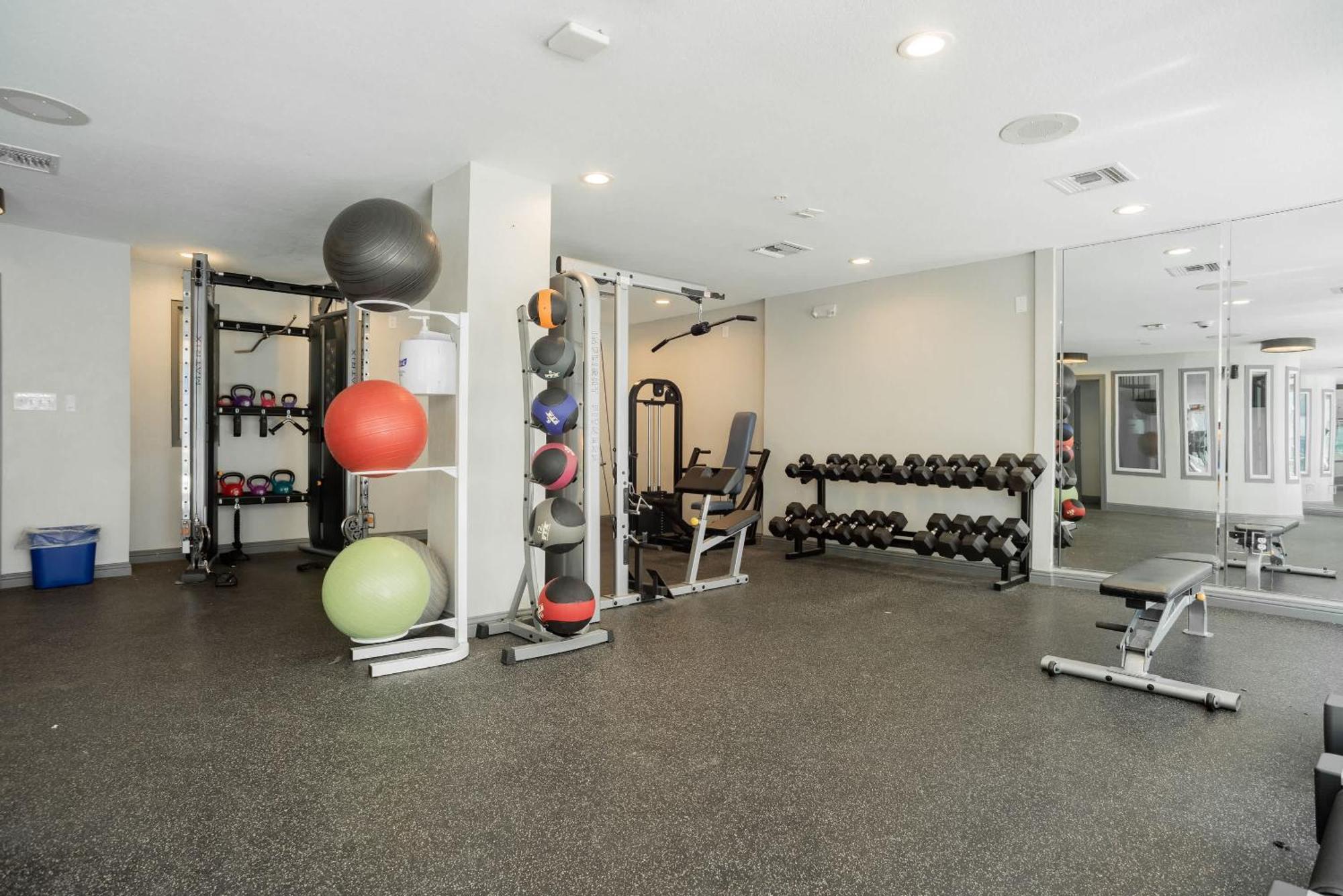 Upstay 4br W Gym Access Pool & Game * Austin