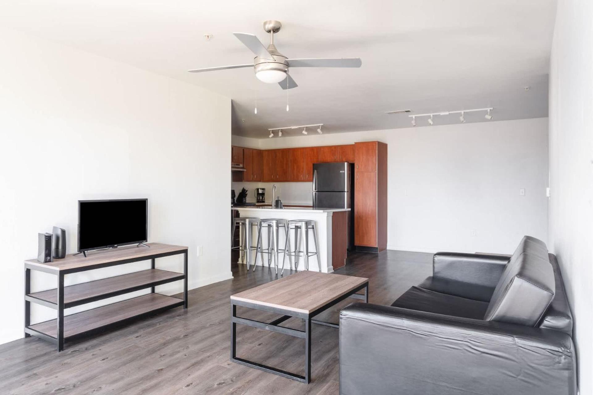 Upstay 4br W Gym Access Pool & Game Apartment Austin